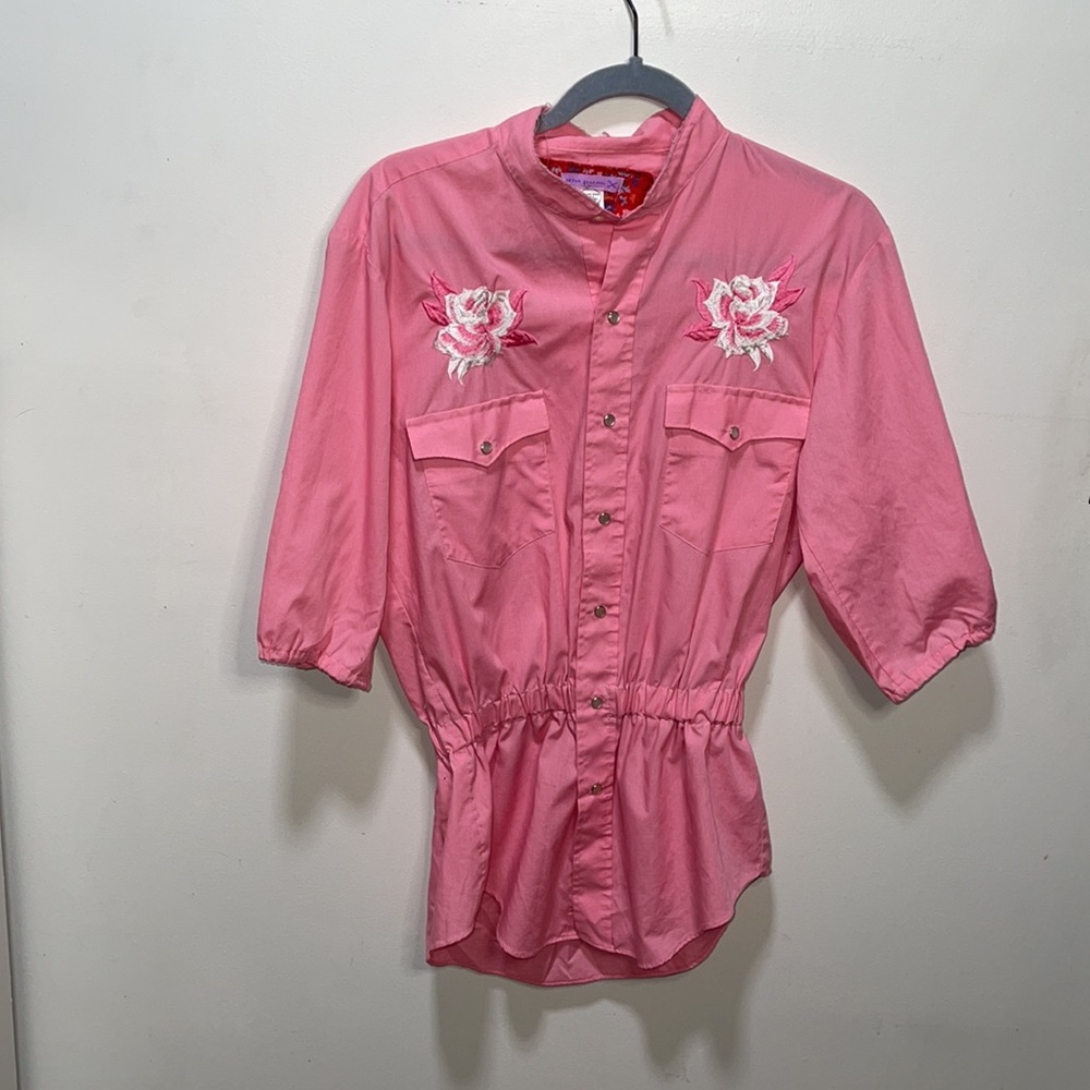 URBAN RENEWAL VINTAGE TOP PINK WITH WHITE ROSES  WESTERN ONE SIZE